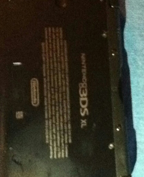 NINTENDO 3DS XL - Picture 2 of 4
